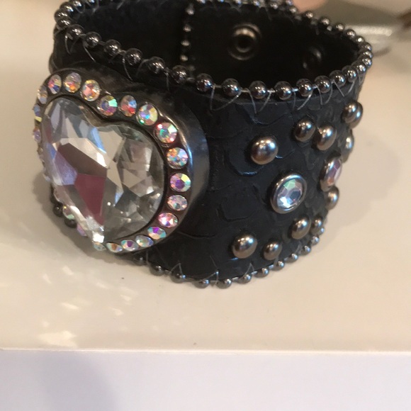 Jewelry - LEATHER CUFF BRACELET WITH HEART RHINESTONE